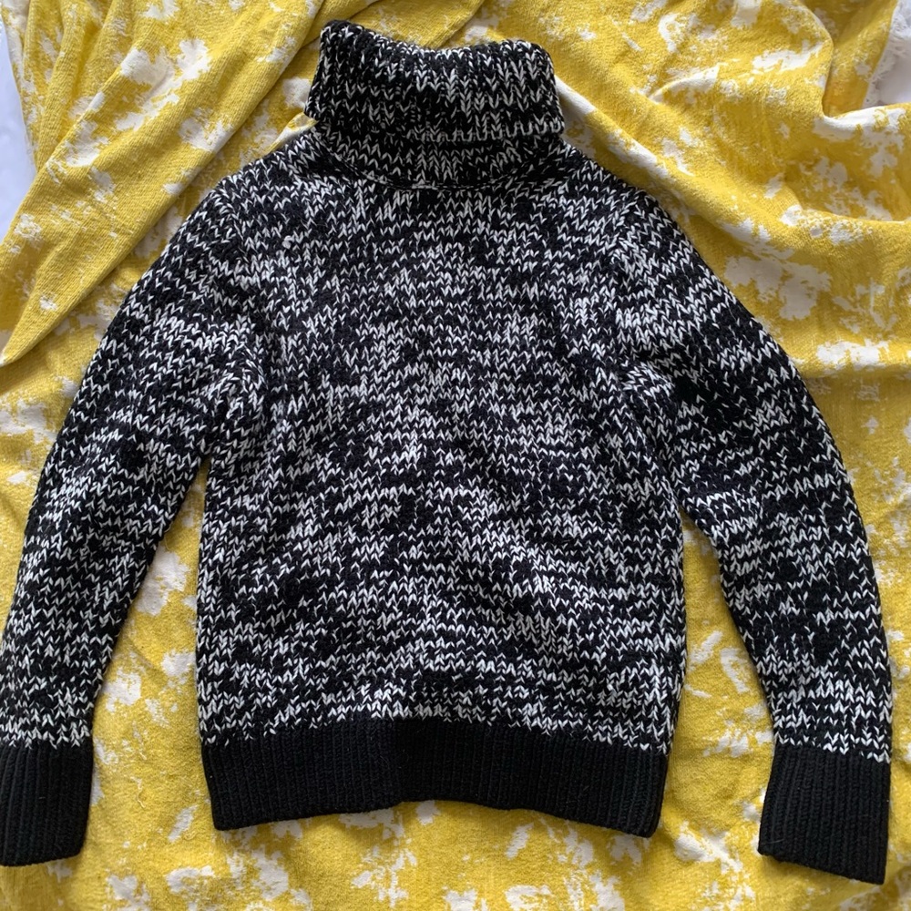 Banana Republic Turtle Neck sweater